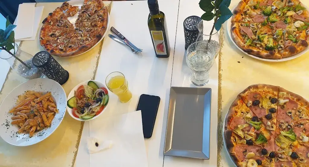 Menu_Pizzeria Treff - Tirol_Weissenbach am Lech_image_7