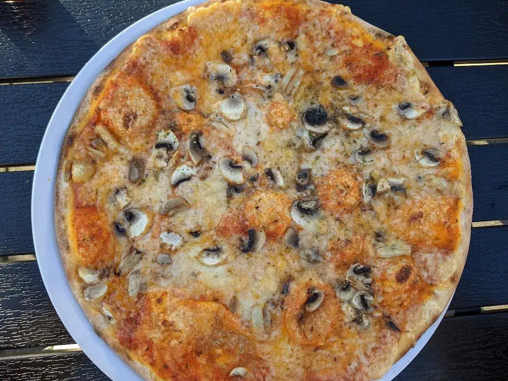 Menu_Pizzeria Treff - Tirol_Weissenbach am Lech_image_9