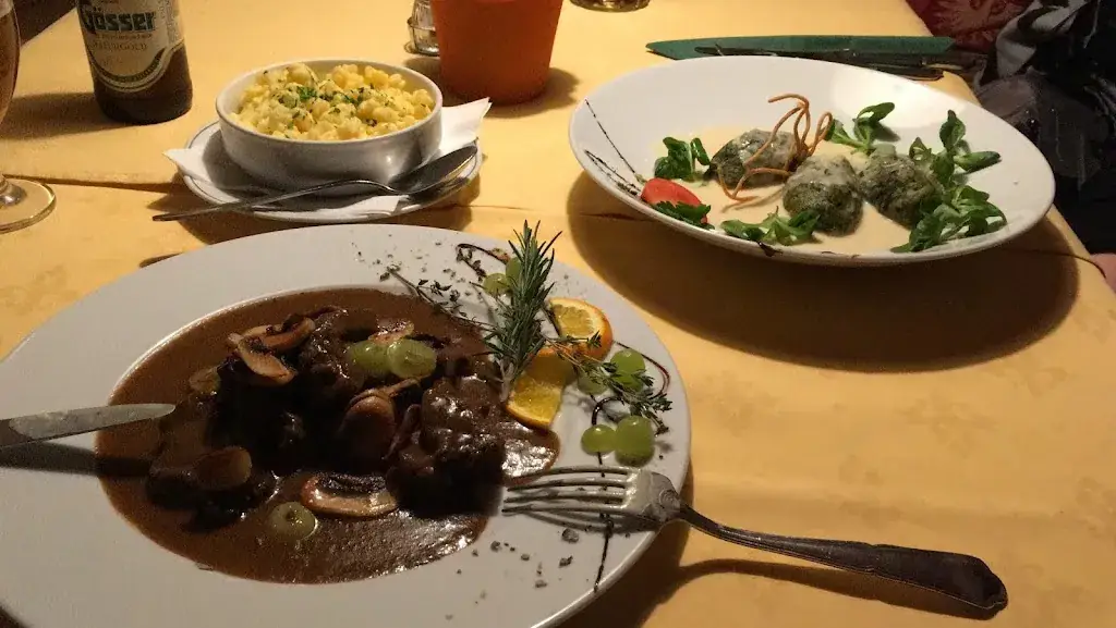 Mohammad Reza Yousefi_Hotel-Gasthof Goldenes Lamm_Weissenbach am Lech_review