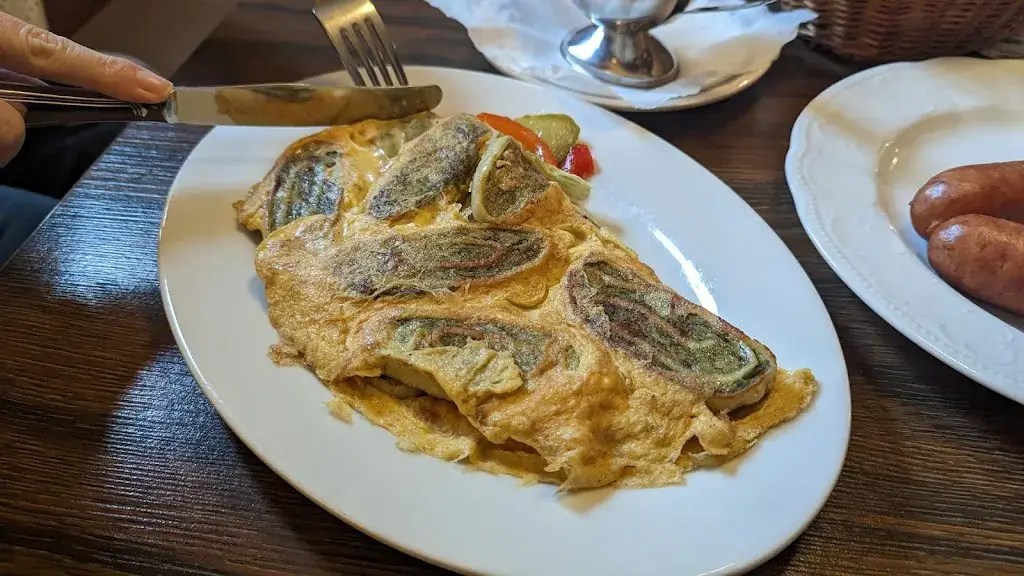 Dr. Manuel Kuehner_Zuberbühler Vesperstüble_Weissach_review