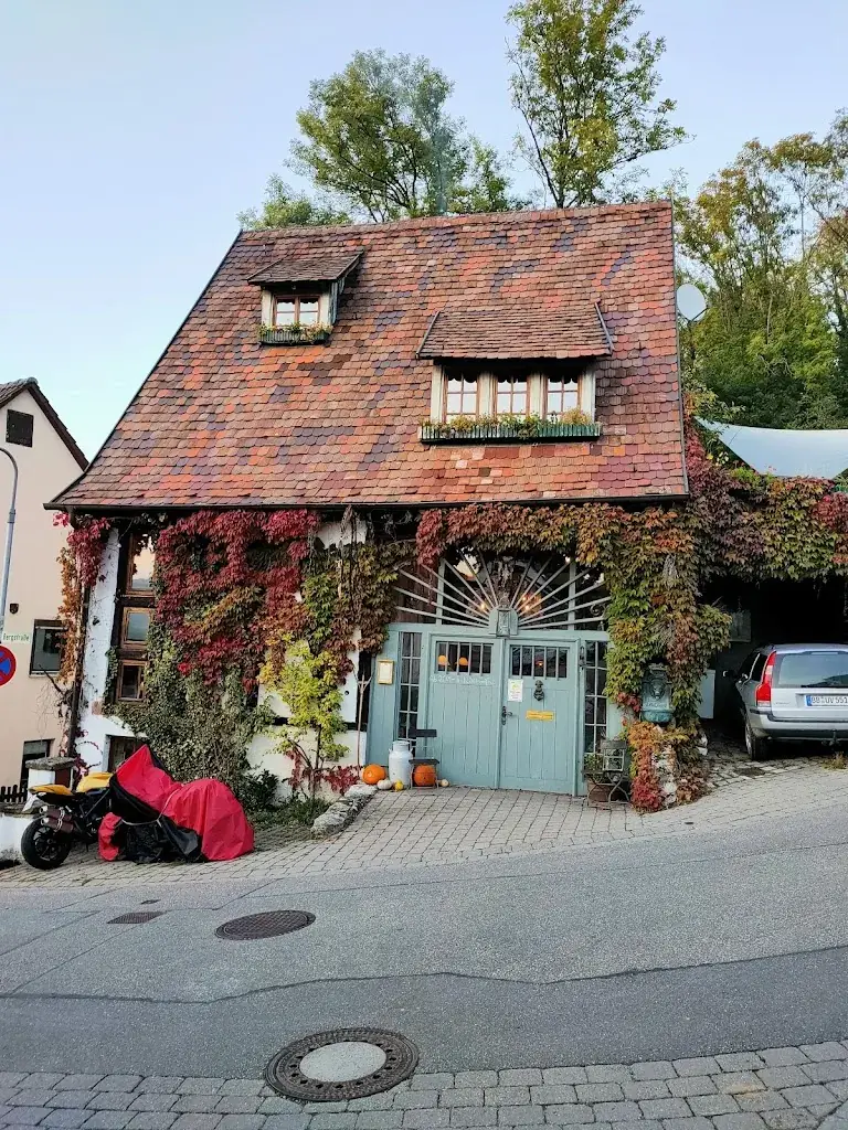 Philipp Schnur_Besenwirtschaft D'Scheuer_Weissach_avis