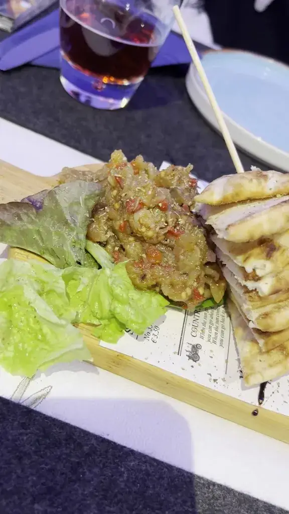 Vesna Sekulic_Schützenhaus Taverna „GIA TE SEN“_Weissach_review