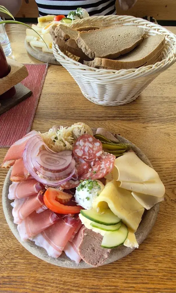 Uwe Kuhlmann_Buschenschank Rogatsch_Bodensdorf_avis