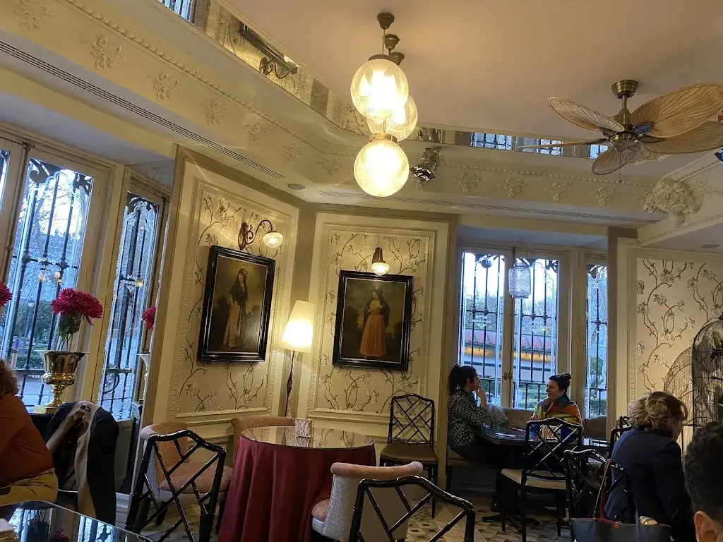 Miguel Antonio Cano_Grupo Lezama_Zams_review