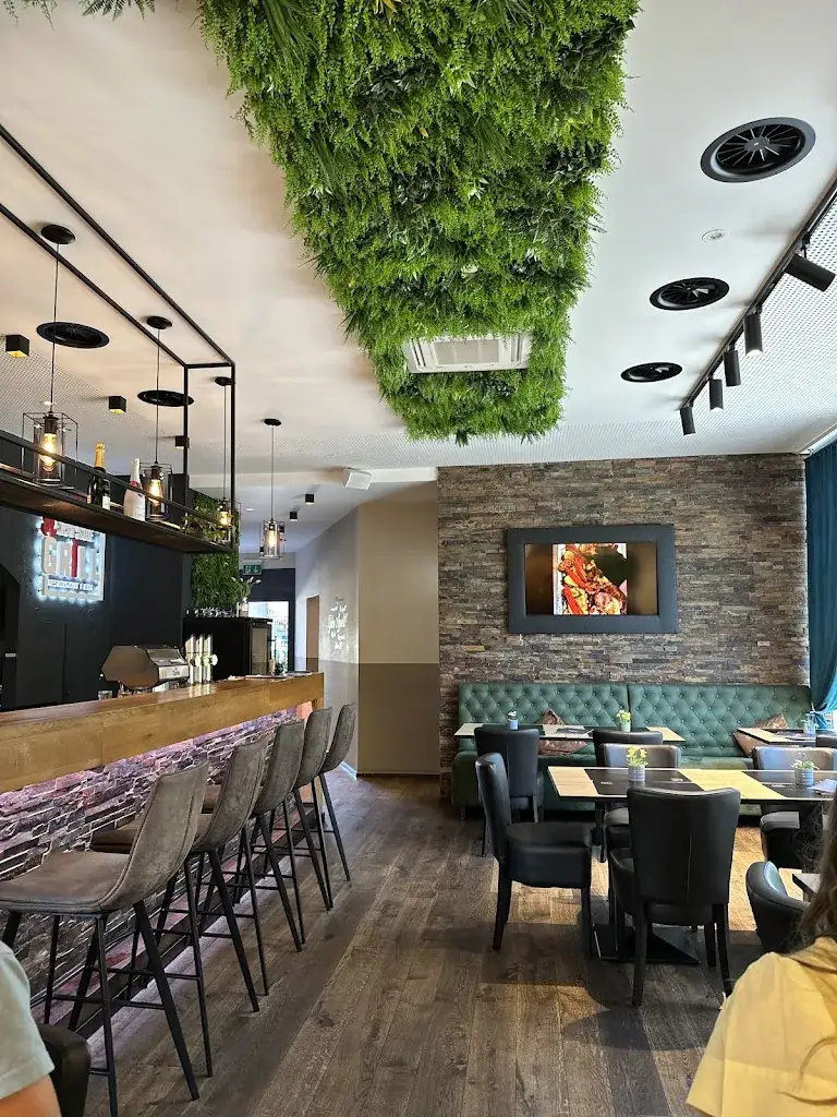 Parker Smith_EastSide Grill_Wörgl_review