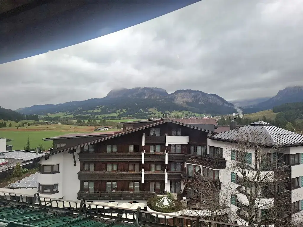 Nicky Millen_Wellnesshotel ...liebes Rot-Flüh_Zöblen_review