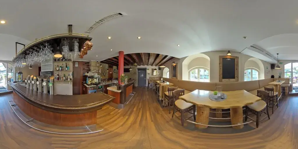 Schwarze Katz restaurant à Zirl