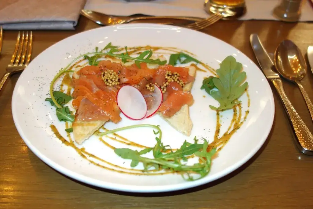 Alfred Pech_HOLZHAUS E1NS_Adlwang_review