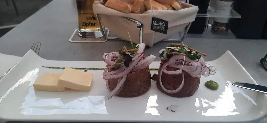 Gernot Manzenreiter_Luftenberger Hof_Abwinden_avis