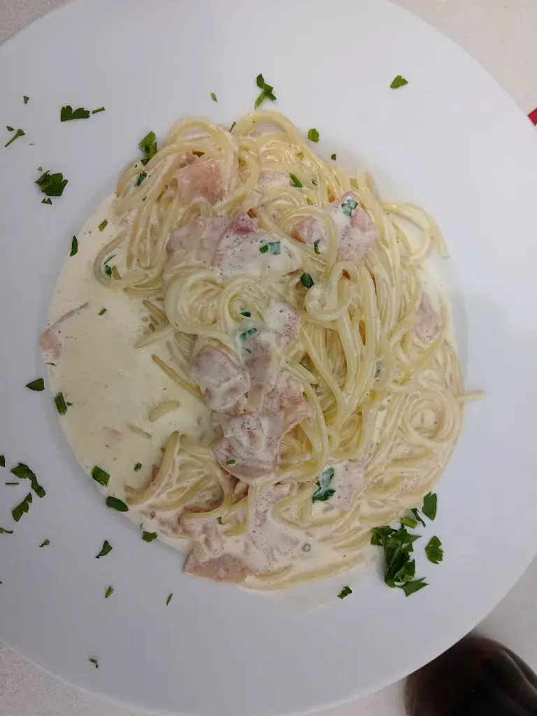 Stephanie Stecher_Pacino | Restaurant & Imbiss_Abwinden_avis