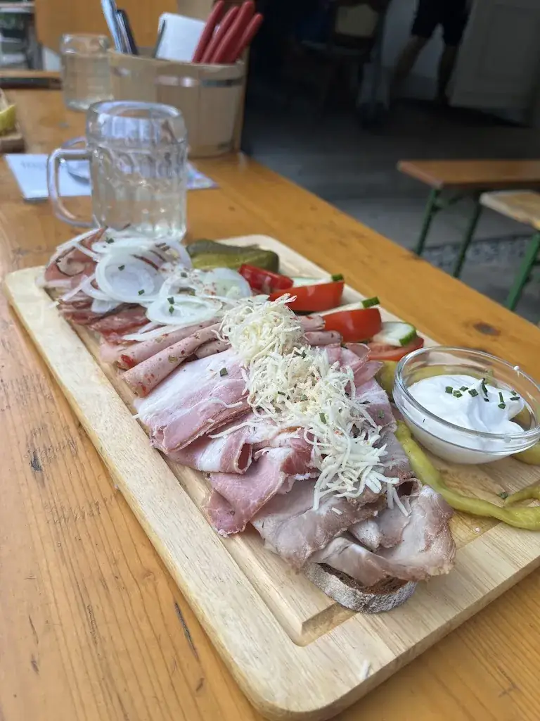 Gernot Ortmann_Jausenstation Kernegger_Abwinden_avis