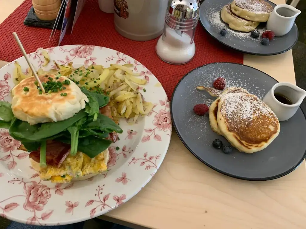 Thomas (Chino)_Trisha's Eatery_Abwinden_recensione