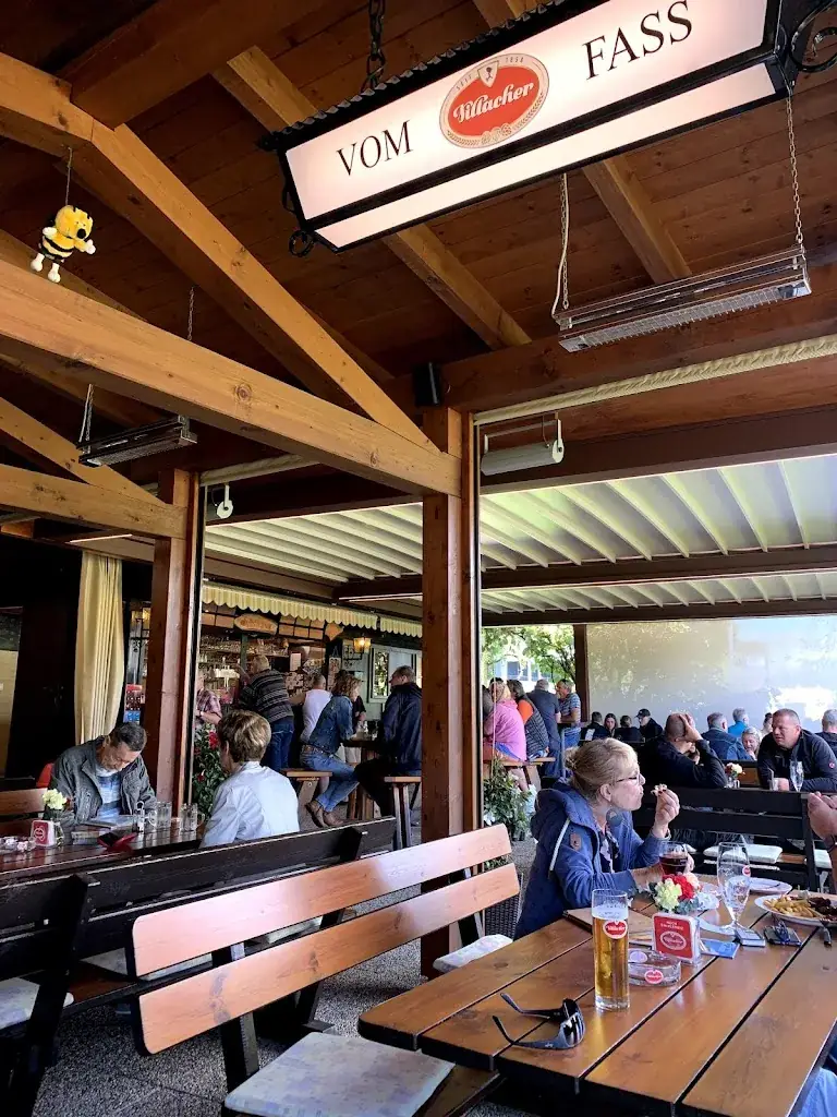 Yannick Rousseau_Bienenhütte am Faaker See_Faak am See_avis