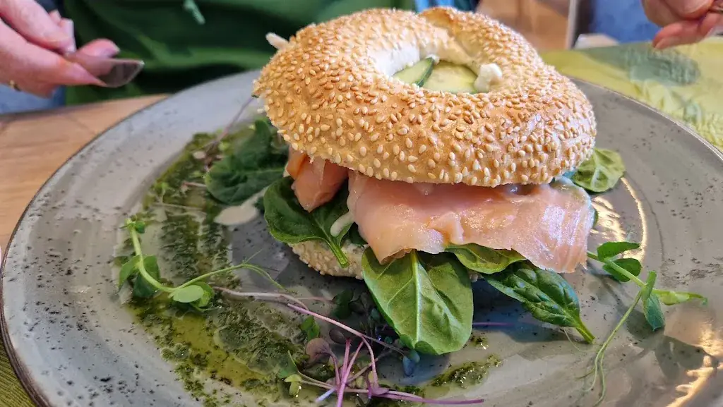 Christian Eckerstorfer_Stefansplatzerl_Afiesl_avis