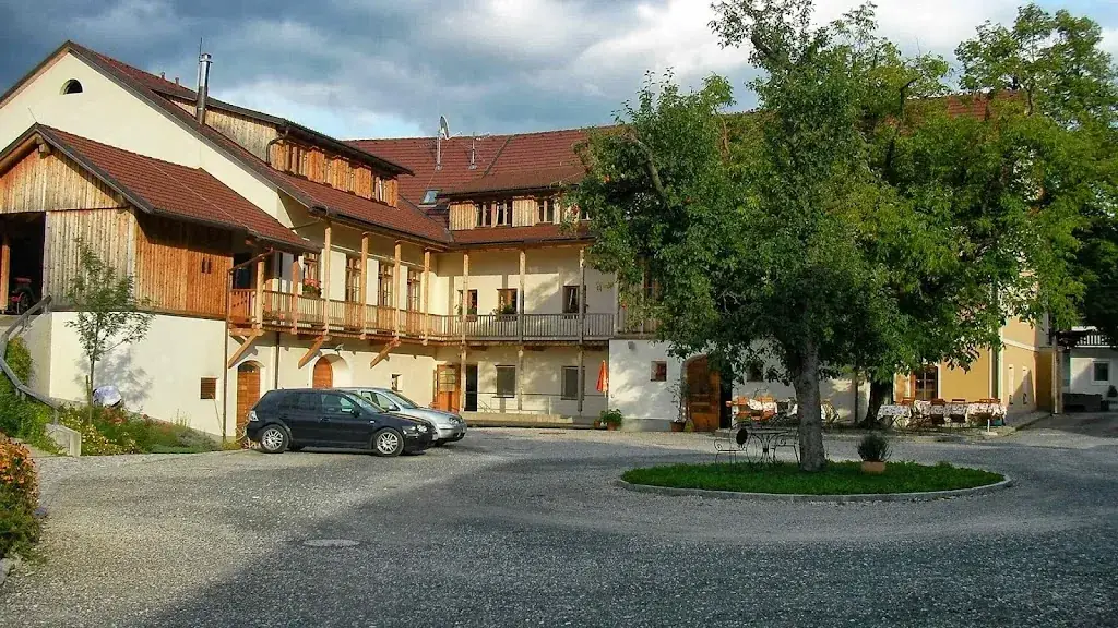 Hotel "Alte Post" Gasthof Gostilna Trattoria restaurant à Feistritz an der Gail