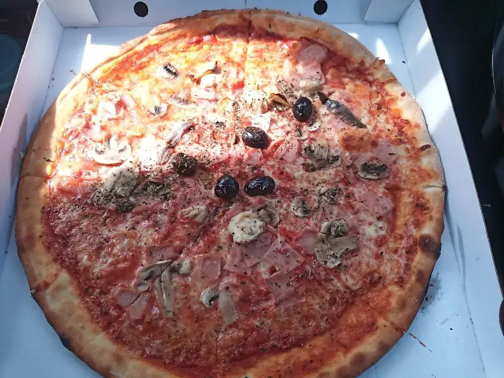 Pizzeria Al Pacino_Alkoven_slider_image_2