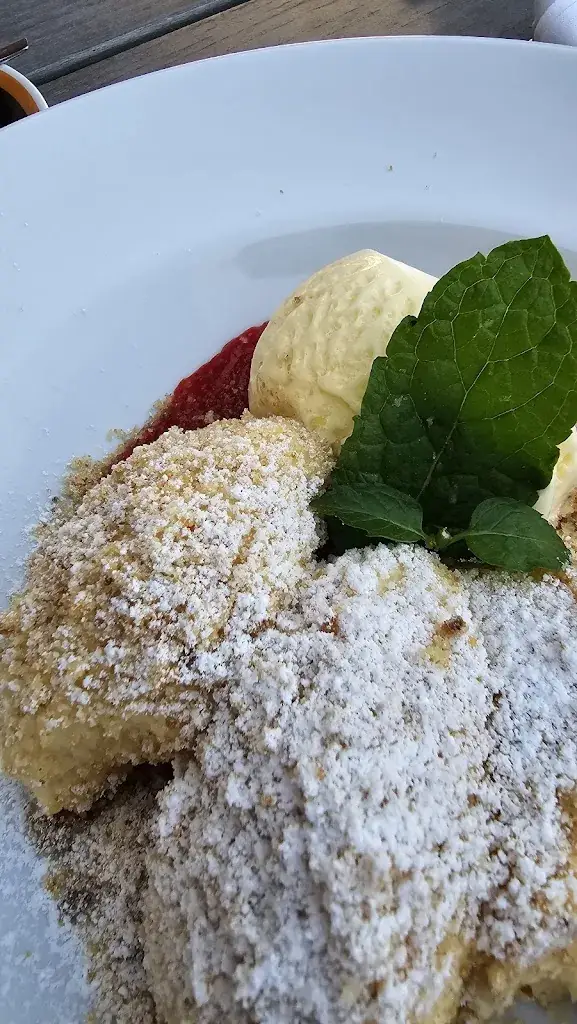 Daniela Bruckner_Landgasthaus Reif_Alkoven_review