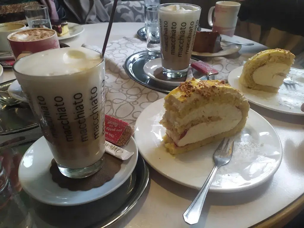 Herbert Suchy_Stadtcafe Leckerl_Altheim_review