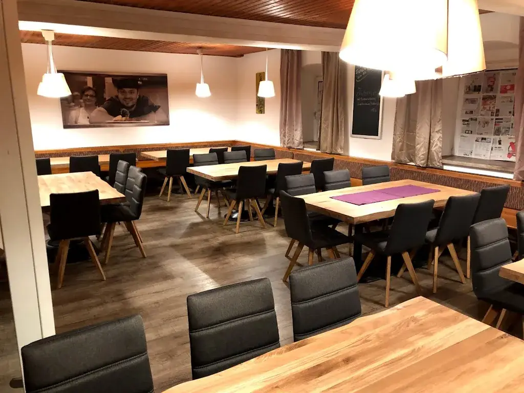 Schloßtaverne Weissenberg restaurant in Allhaming