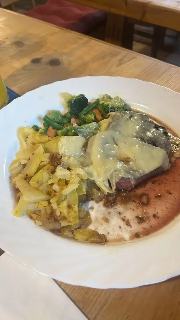 Inge Oberleitner_Binder im Holz_Allhaming_recensione