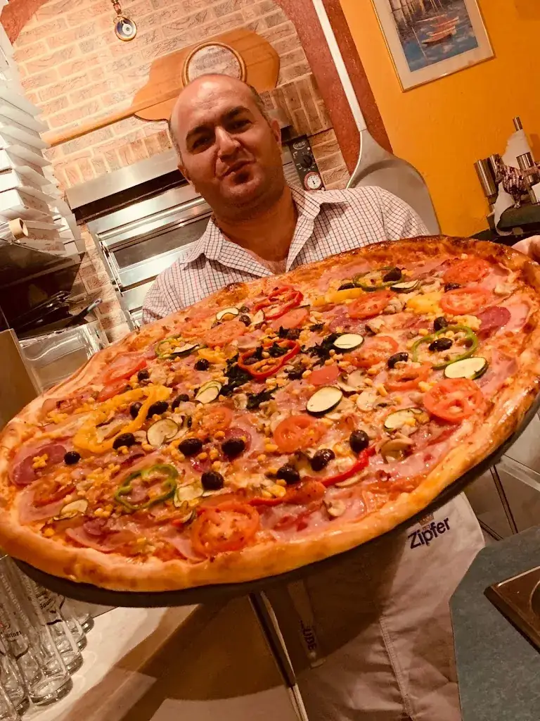 Menu_Pizzaria Marine di Massa Restaurant_Ampflwang_immagine_7