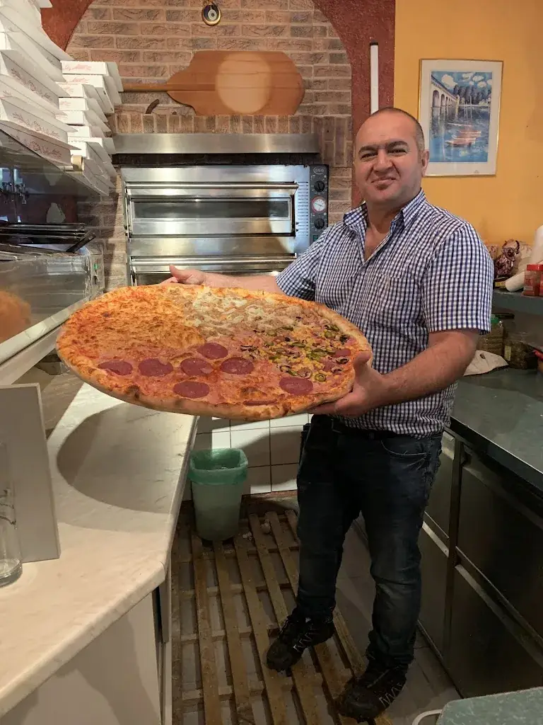 Pizzaria Marine di Massa Restaurant_Ampflwang_slider_image_3