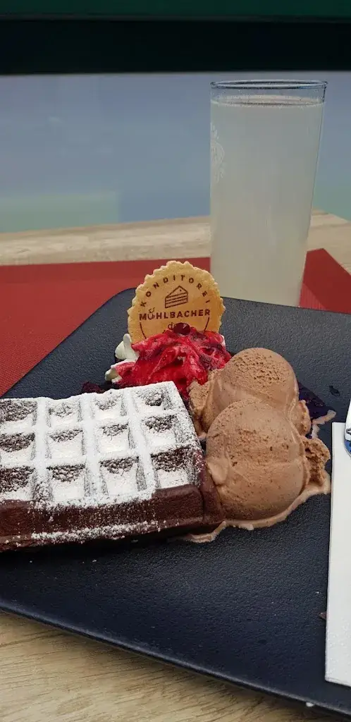 Hammidah Shaari_Café Konditorei Mühlbacher_Ampflwang_review