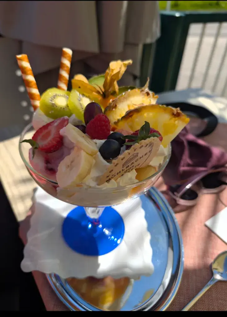 Thomas Wilfl._Café Konditorei Mühlbacher_Ampflwang_review