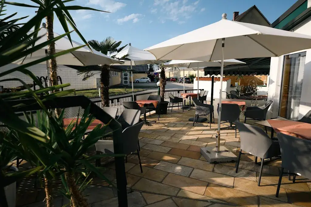 Café Konditorei Mühlbacher restaurant à Ampflwang