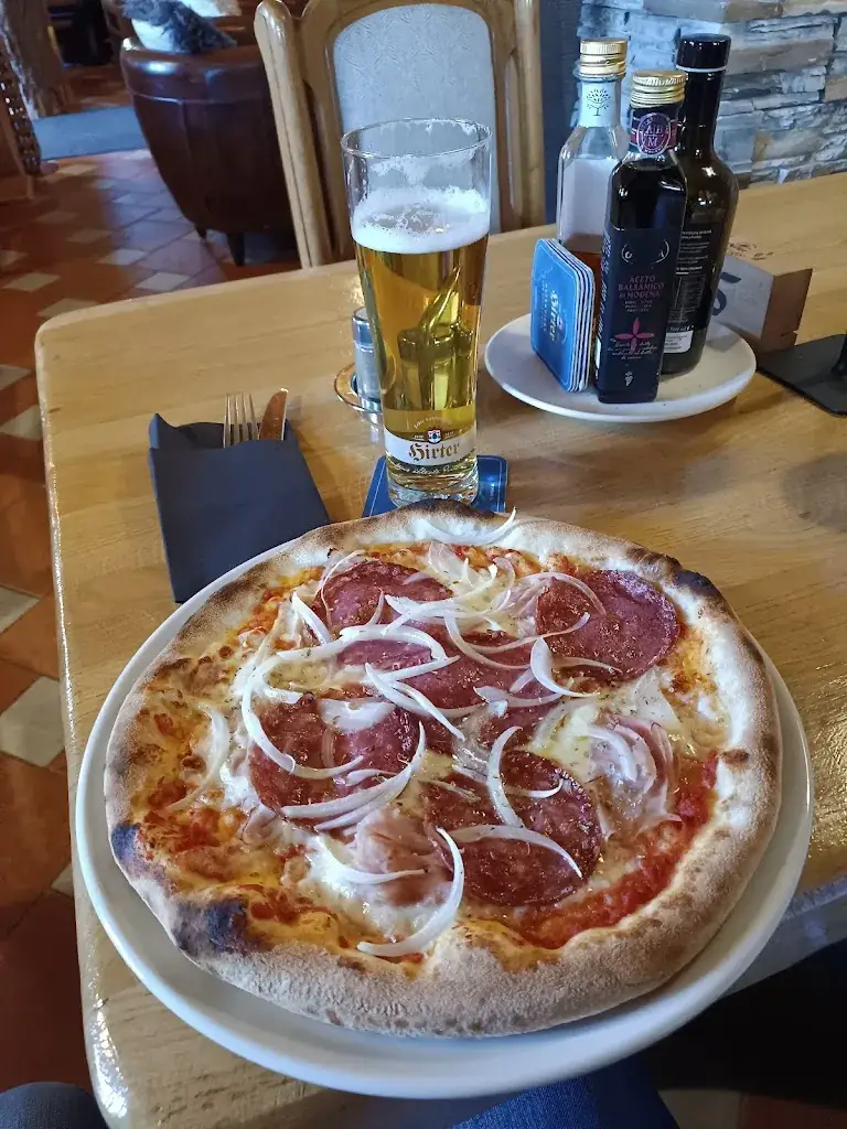 Fabian Wallisch_Sternenberg Gasthof – CHALET IL GUSTO_Deutsch-Griffen_review