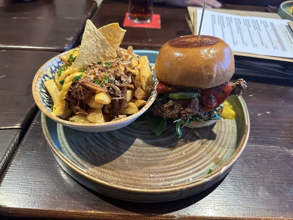 Manuel Lindpointner_Wirt z'Schulleredt_Andorf_review