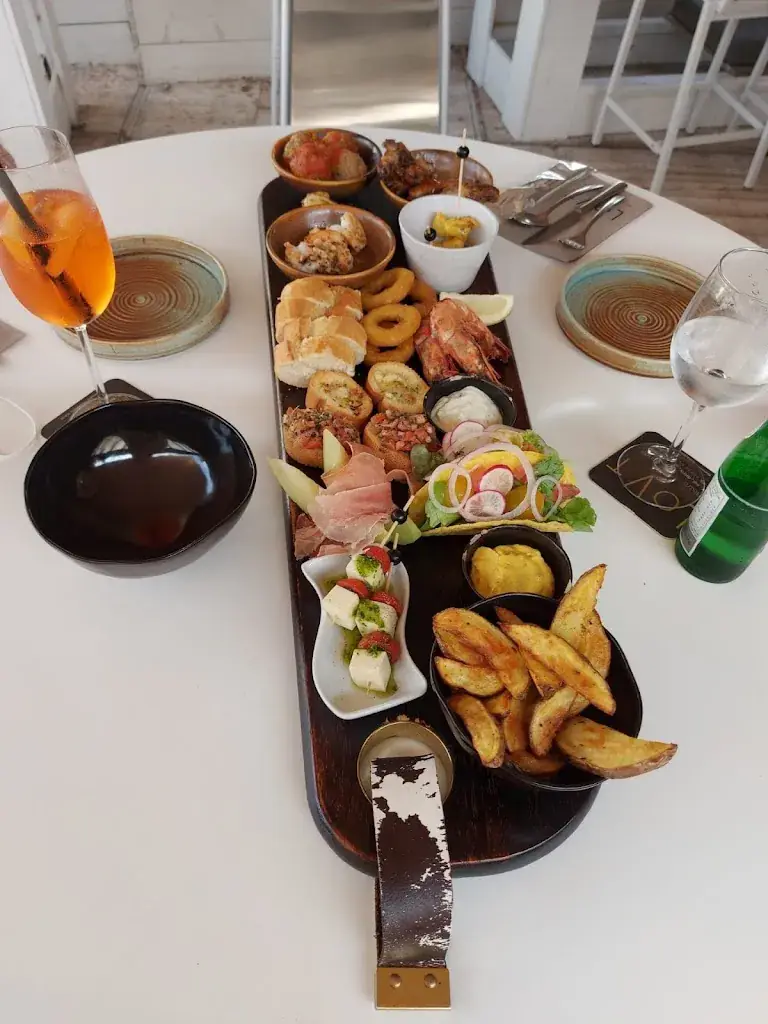 Magdalena Lukaszczuk_LOVT_Geel_review