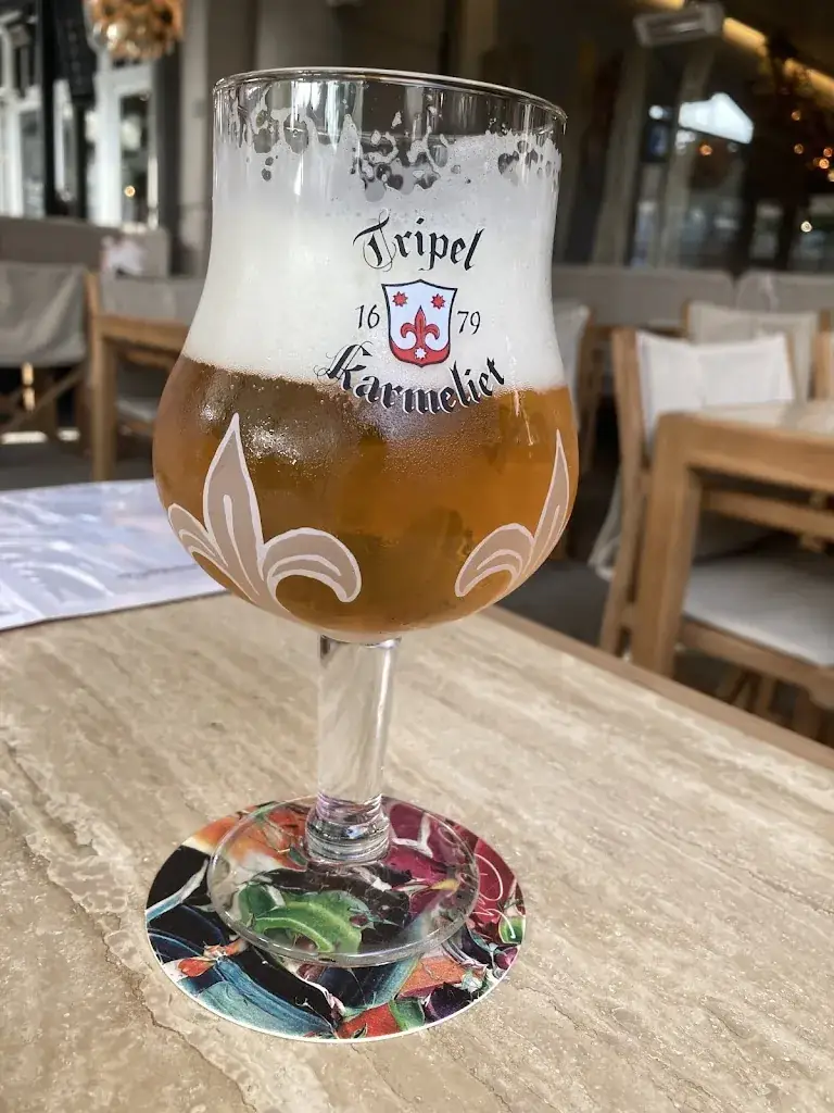 Maria F Caballero_De Post_Geel_Bewertung