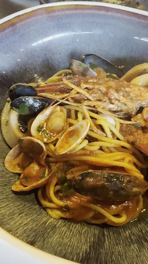 eloisa sultan_Volt_Geel_reseña