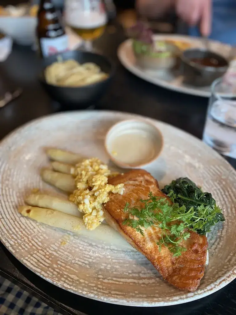 Lara Gelders_Brasserie Flore_Geel_Bewertung