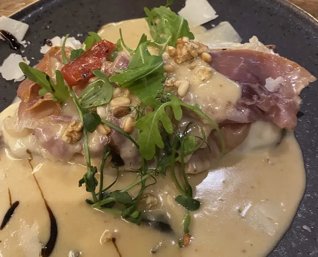 B M_Gio's & Tavoli | Italiaans Restaurant_Geel_review