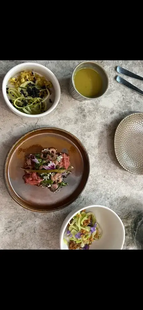 Daisy Van Opdenbosch_U-Ziel_Geel_review