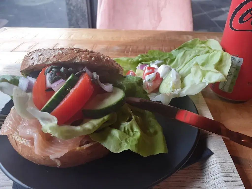 Menu_Base & Bounce_Eeklo_image_2