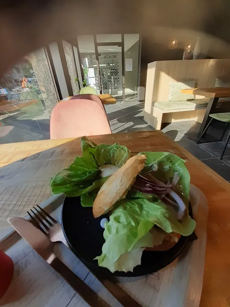 Ludo D._Base & Bounce_Eeklo_review