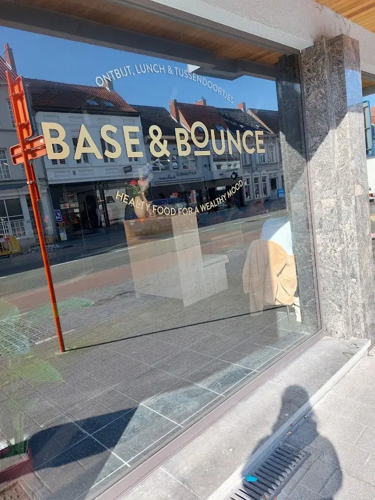 Base & Bounce restaurant à Eeklo