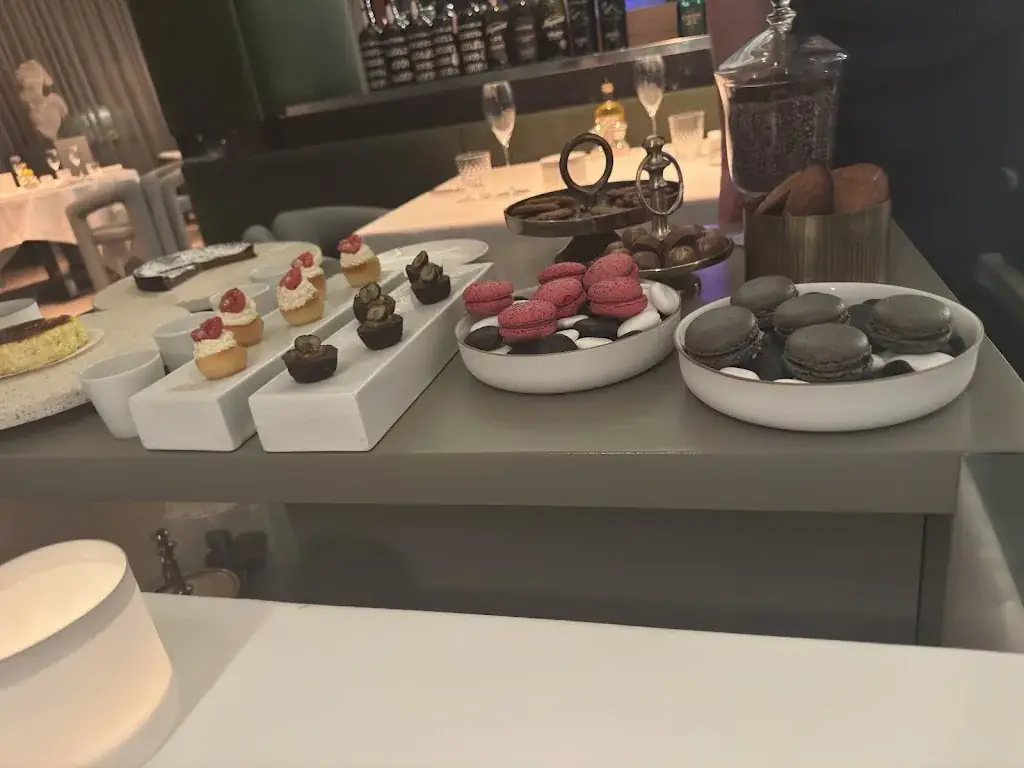 Nezahat Atabek_De Kristalijn_Genk_review