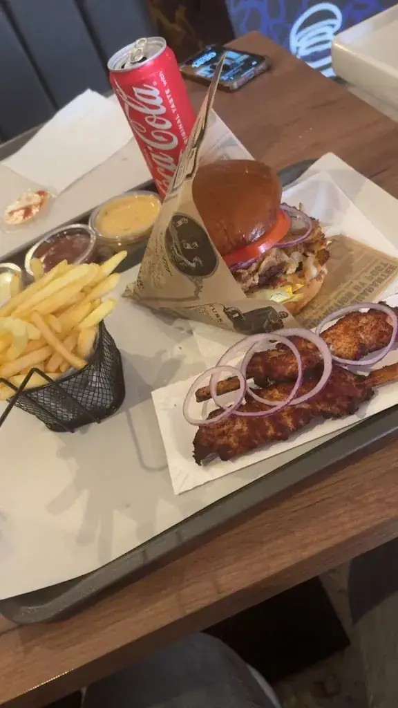 Shakira Vanhoecke_G Burger_Geraardsbergen_avis