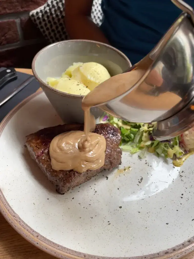 Nida özeçoğlu_Meat Factory Gent_Gent_avis