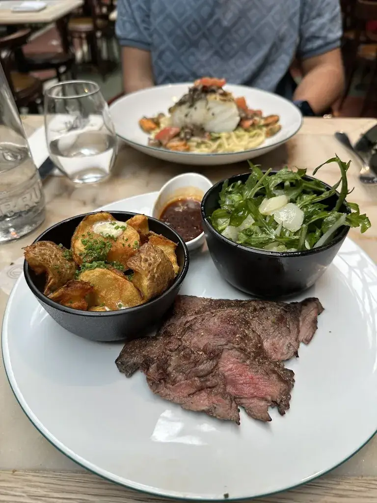 Tazin Khan_Pakhuis_Gent_avis