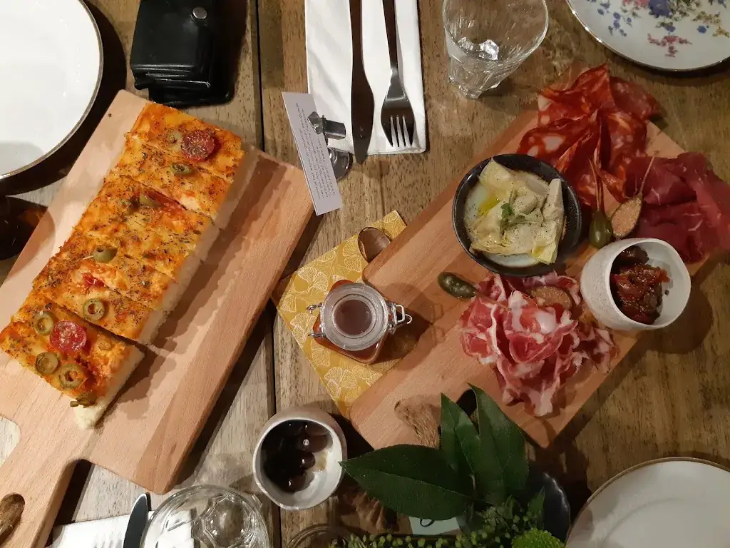 Joan_Gent_slider_image_2