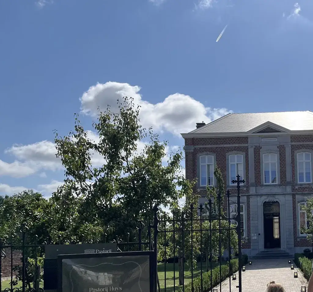 Sarah Massart_Pastorij Huys_Heers_review