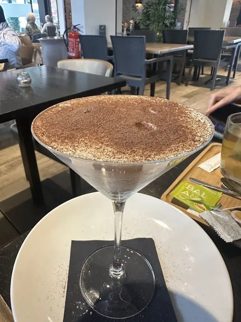 Thanes Jidchod_Punch_Heist-op-den-Berg_Bewertung