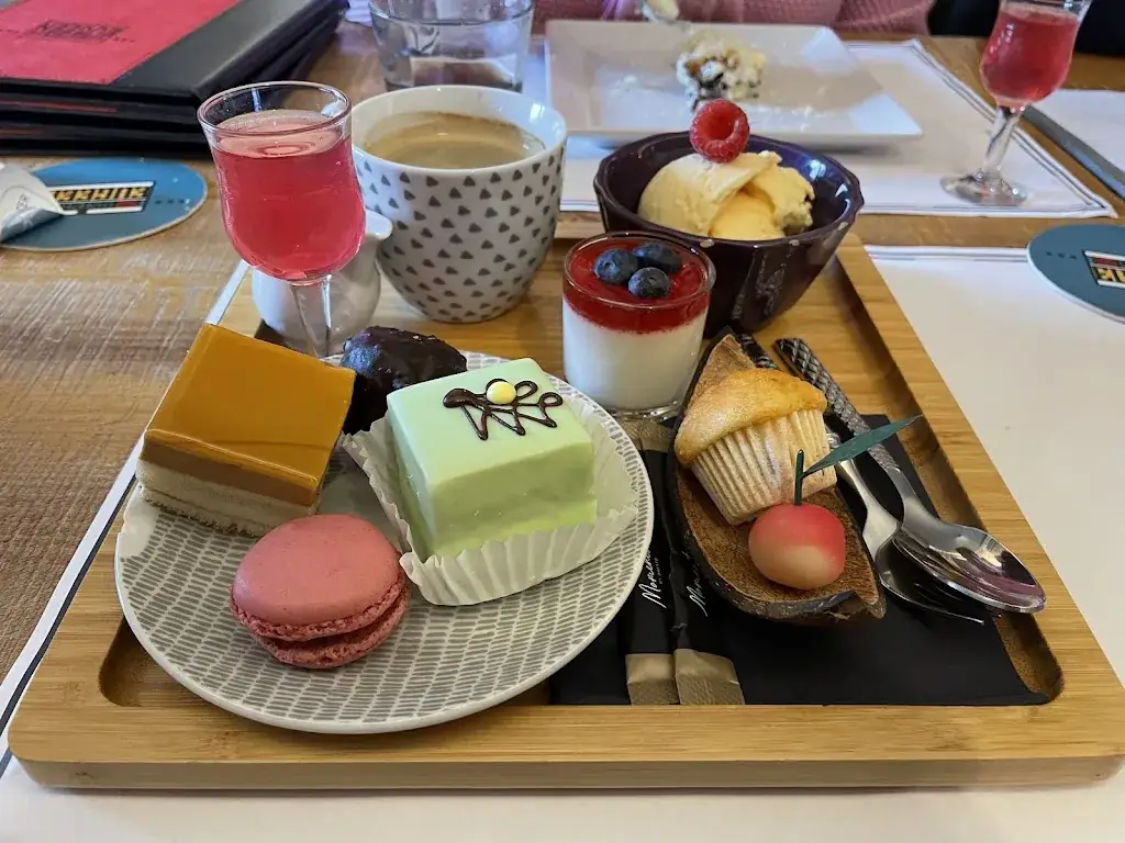 Bistro Eugeen_Heist-op-den-Berg_slider_image_2