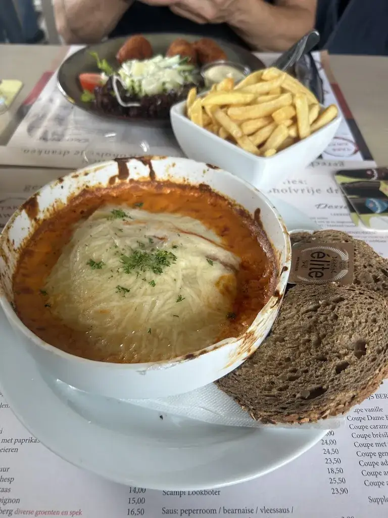 Theatercafé Het derde Bedrijf, Café_Heist-op-den-Berg_slider_image_2