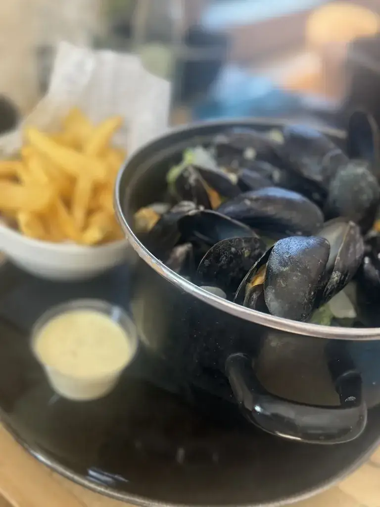 Ewa Gromek_Reverso_Heist-op-den-Berg_review